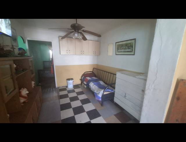 2 BEDROOM FREEHOLD FOR SALE IN LENTEGEUR